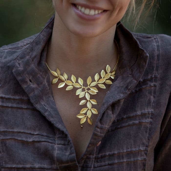 Collana corta micro foglie - 2